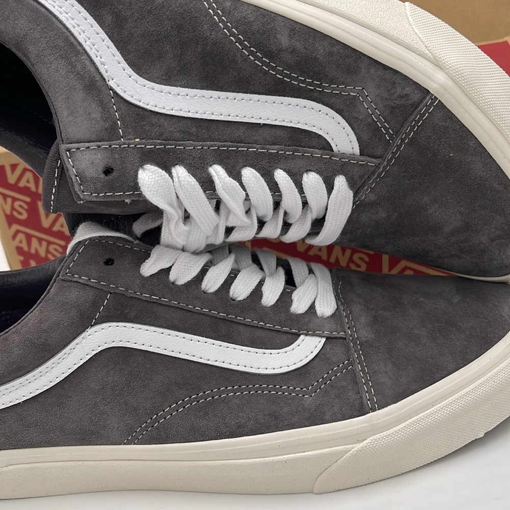 Vans Men’s Old Skool
(Pig Suede) Rabbit/Snow White
VN0A5KRF888 Sneakers - Picture 14 of 16